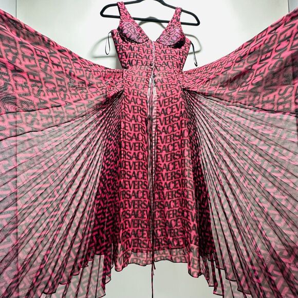 NWT$5,425 Versace Runway SS23 Plisse Dress All Over Logo Red Black IT 44/US 8 - Picture 10 of 16